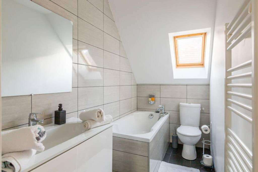 Grand Confort, Appartement Osny Екстериор снимка